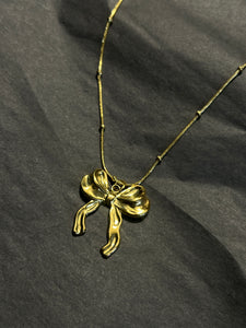 Bow necklace