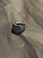 Load image into Gallery viewer, Stainless steel signet heart ring
